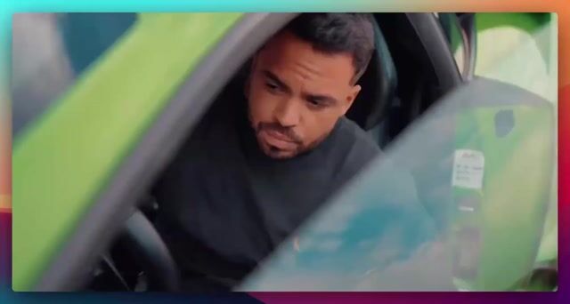 Jeff dirigindo uma Lamborghini verde em Dubai, frame da premiação de R$10 milhões na Kiwify